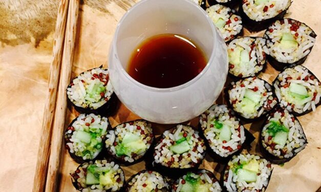 Maki au riz des deux mondes, avocat et concombres
