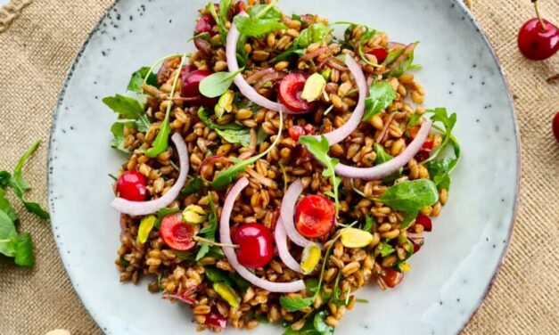 Farro salad with cherries and pistachio