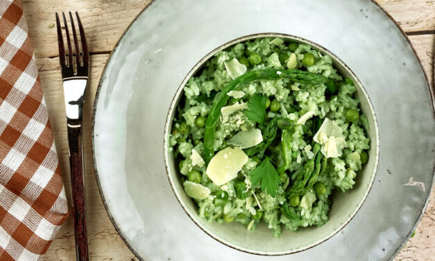 Green risotto au riz bambou, asperges, petits pois & parmesan