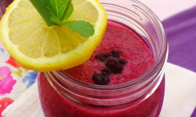 Smoothie à la myrtille, banane et citron