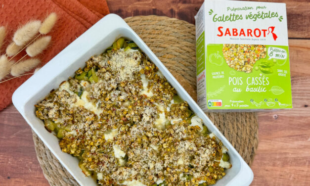 Crumble de courgettes, chèvre frais, pois cassés au basilic