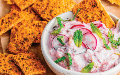 Crackers de lentilles blondes au romarin, tartinade radis, chèvre et menthe